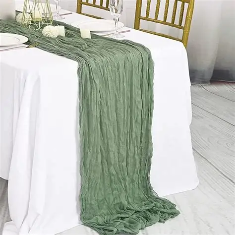 Chemin de Table en Mousseline Vert Sauge – 300 x 50 cm